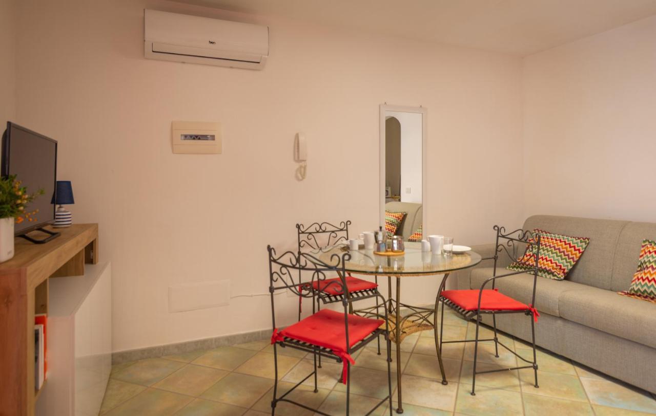 Residenze Il Girasole Aparthotel Golfo Aranci Exterior photo