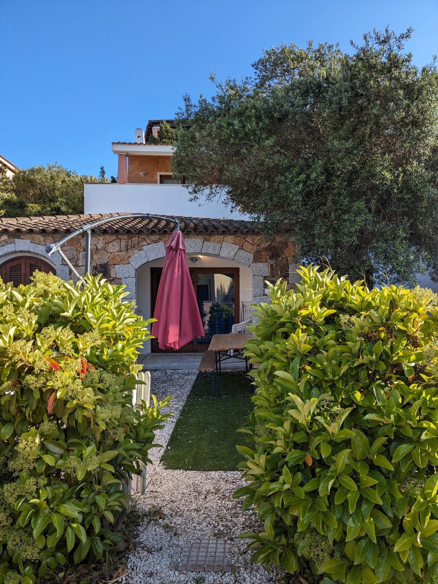 Residenze Il Girasole Aparthotel Golfo Aranci Exterior photo
